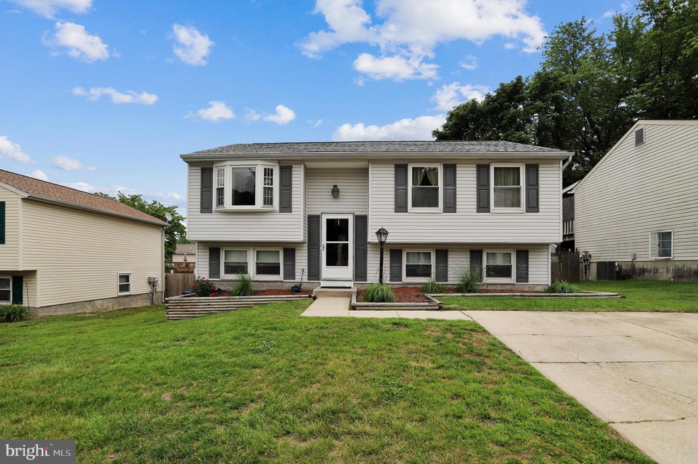 11 Woodmans Ct, Essex, MD 21221 - photo 1