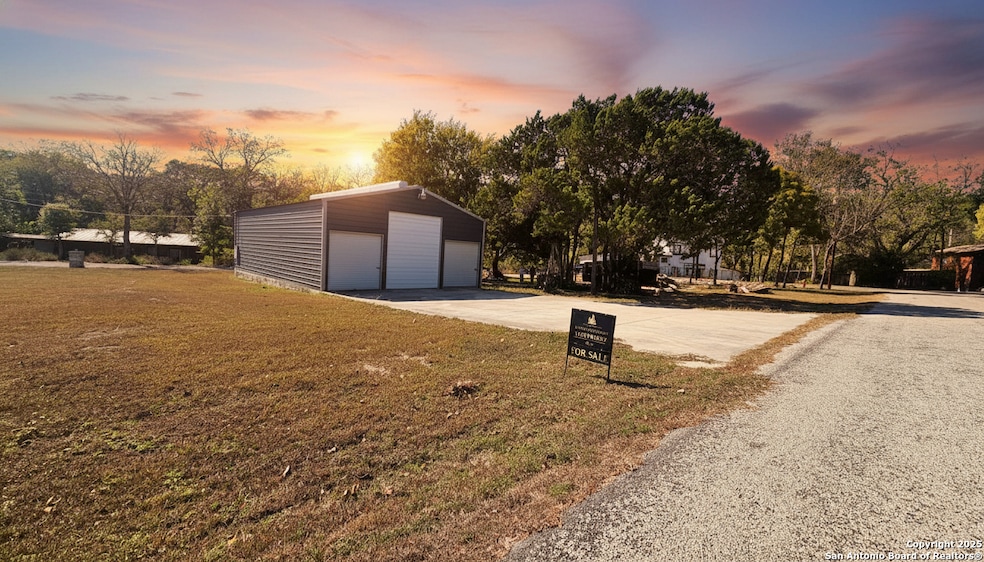 530 Robin Nest, Canyon Lake, TX 78133 - photo 1