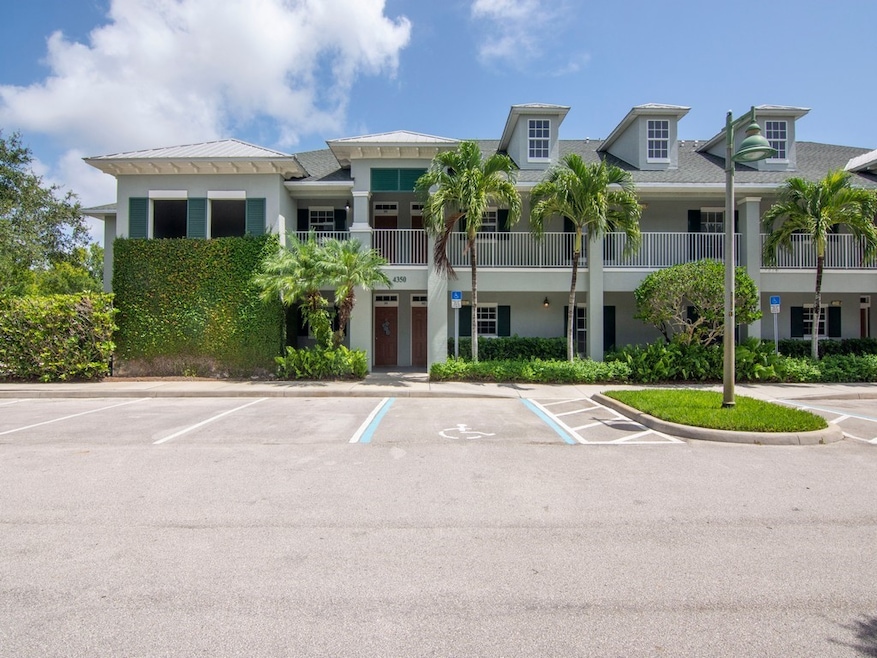 4350 Doubles Alley Dr unit 102, Vero Beach, FL 32967 - photo 1