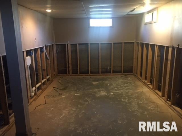 4706 N Ripley St, Davenport, IA 52806 - photo 1