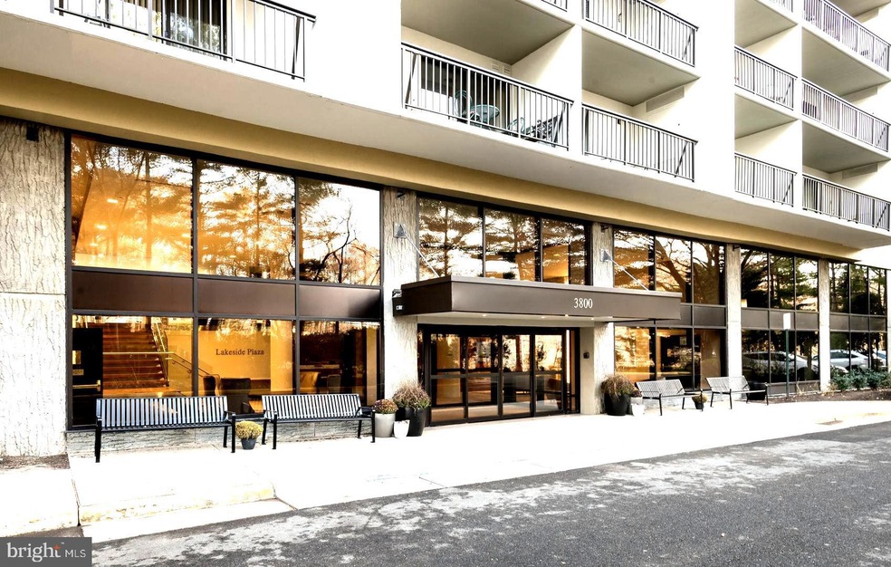 Lakeside Plaza Condominium unit 1127, Baileys Crossroads, VA 22041 - photo 1