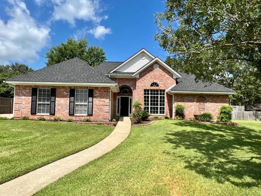 137 Browning Place, Lufkin, TX 75904 - photo 1