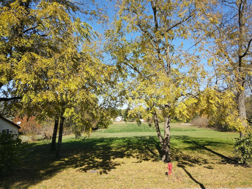 302 W Beaver St Morocco-01