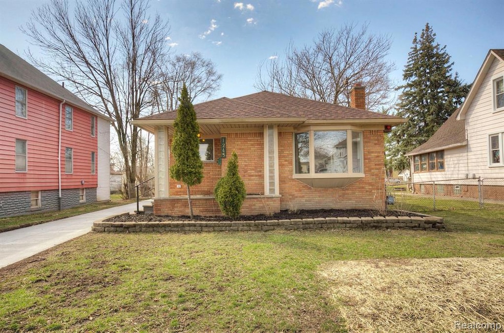 1245 Oak St, Wyandotte, MI 48192 For Sale