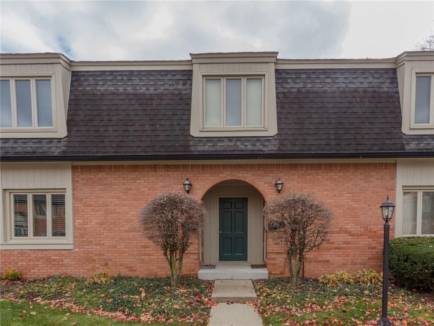 1149 Canterbury Square S, Indianapolis, IN 46260 - photo 1