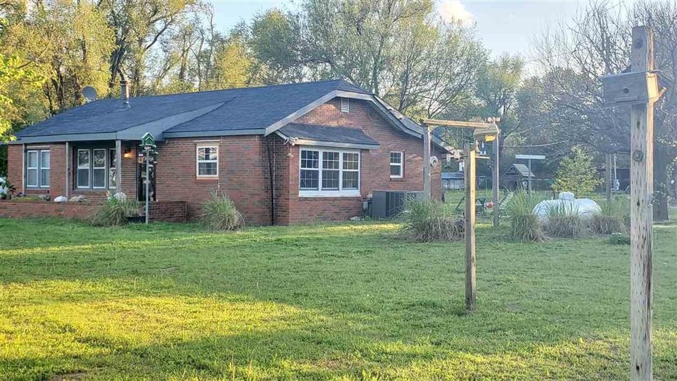 6135 N Tyler Rd, Maize, KS 67101 - photo 1