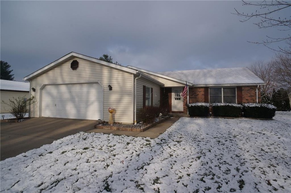 347 Whippoorwill Dr, Batesville, IN 47006 - photo 1