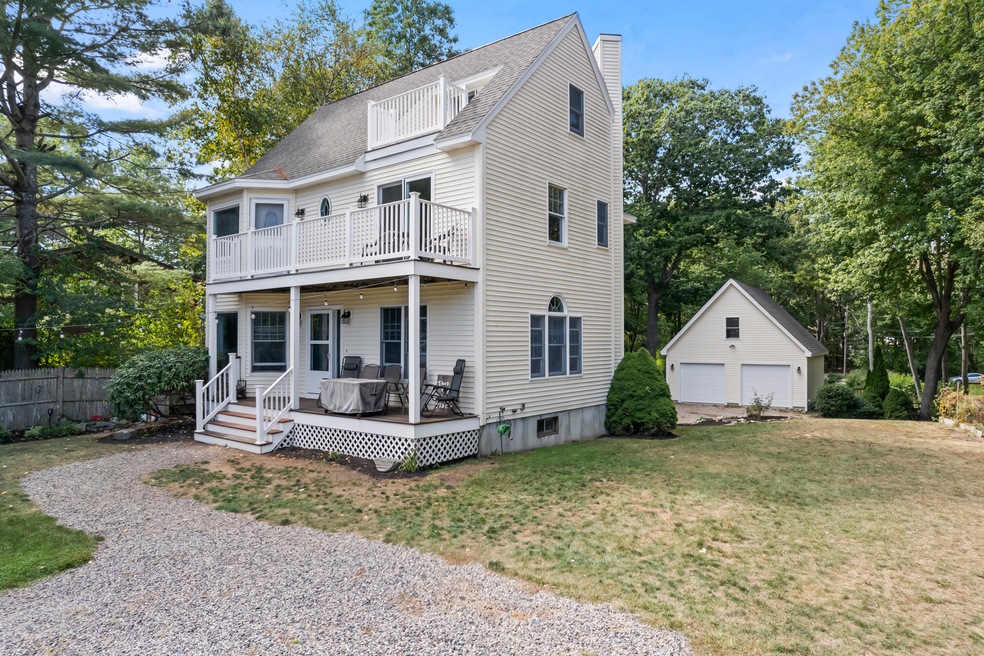 32 Ossipee Rd, Cape Neddick, ME 03902 - photo 1