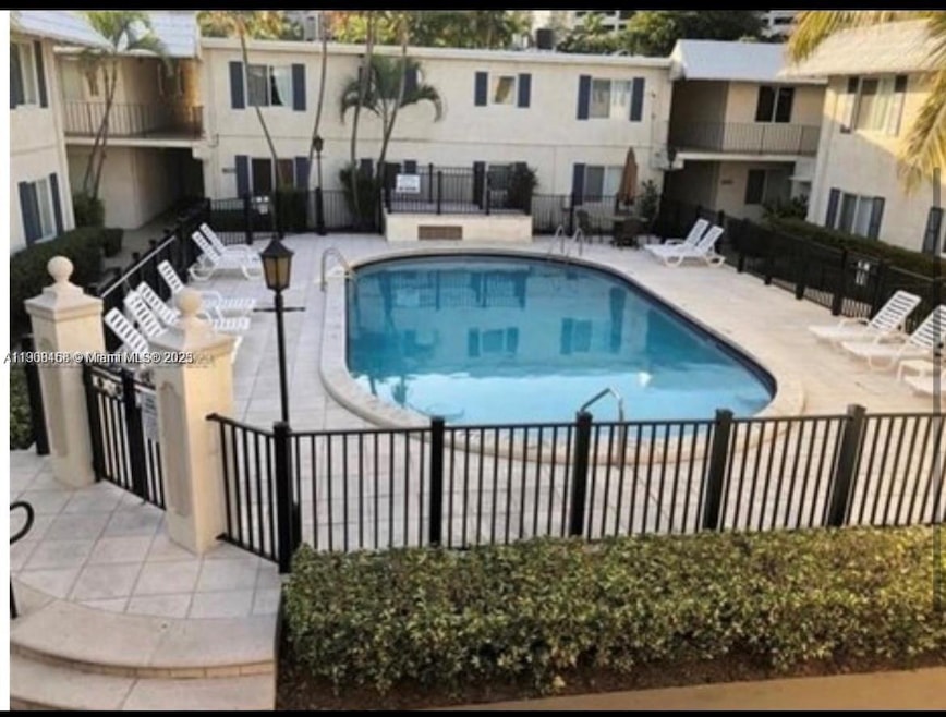 8601 SW 68th Ct unit 2, Miami, FL 33143 - photo 1