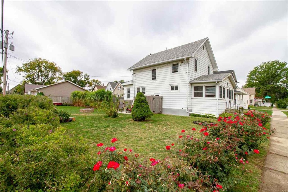 619 8th Ave SW, Cedar Rapids, IA 52404 - photo 1