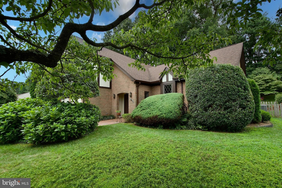 6012 Burnside Landing Dr, Burke, VA 22015 - photo 1