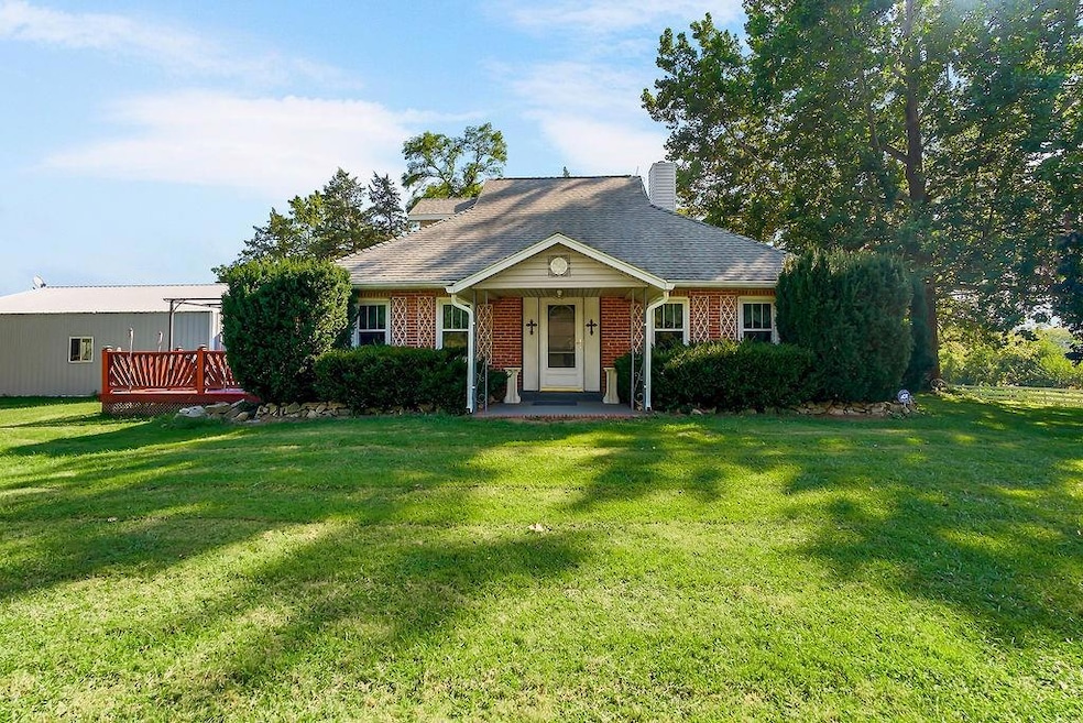 16321 Hildebrandt Rd, Leavenworth, KS 66048 - photo 1