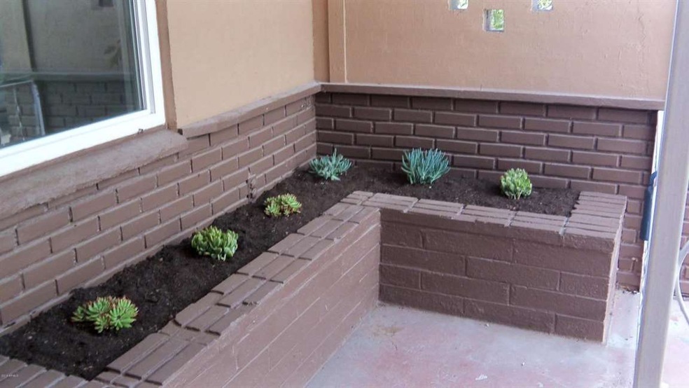 2461 E Granada Rd, Phoenix, AZ 85008 - photo 1