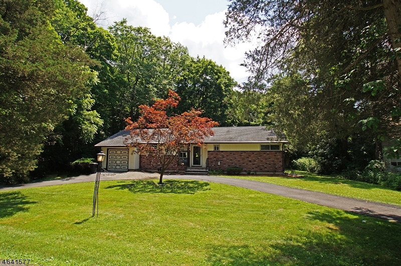 19 Crescent Rd, Andover, NJ 07821 - photo 1