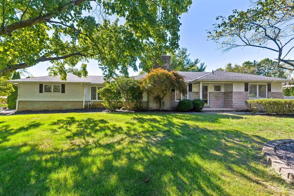 5063 Sharon Hill Dr, Columbus, OH 43235 - photo 1