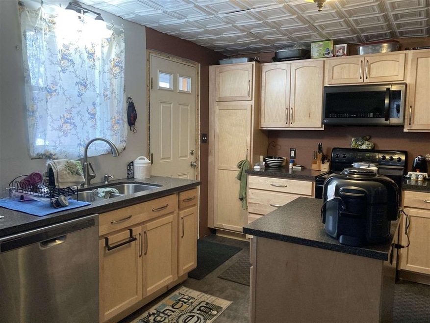 49 Engrem Ave unit 2, Rutland, VT 05701 - photo 1