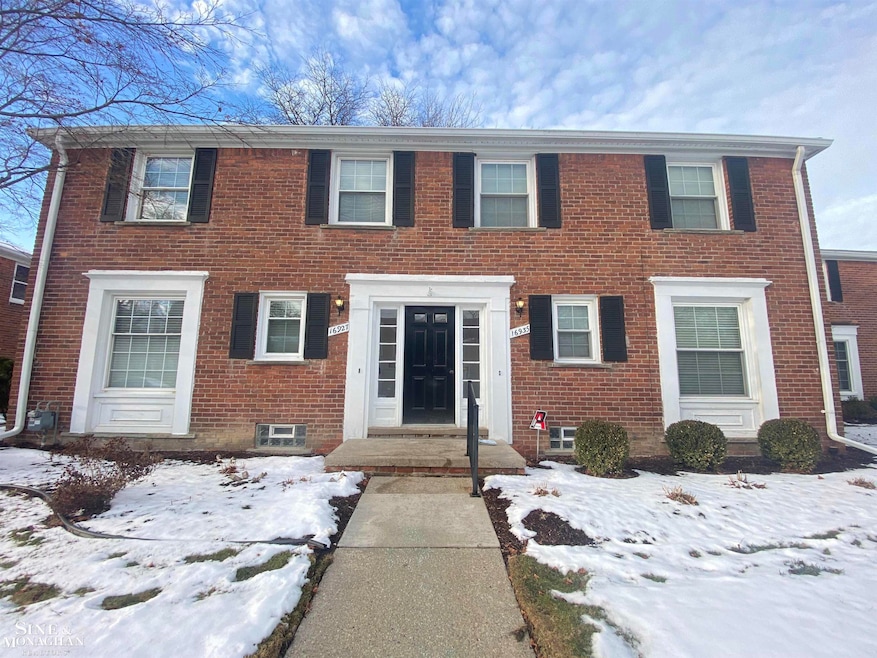 16927 Saint Paul St unit 54, Grosse Pointe Park, MI 48230 - photo 1