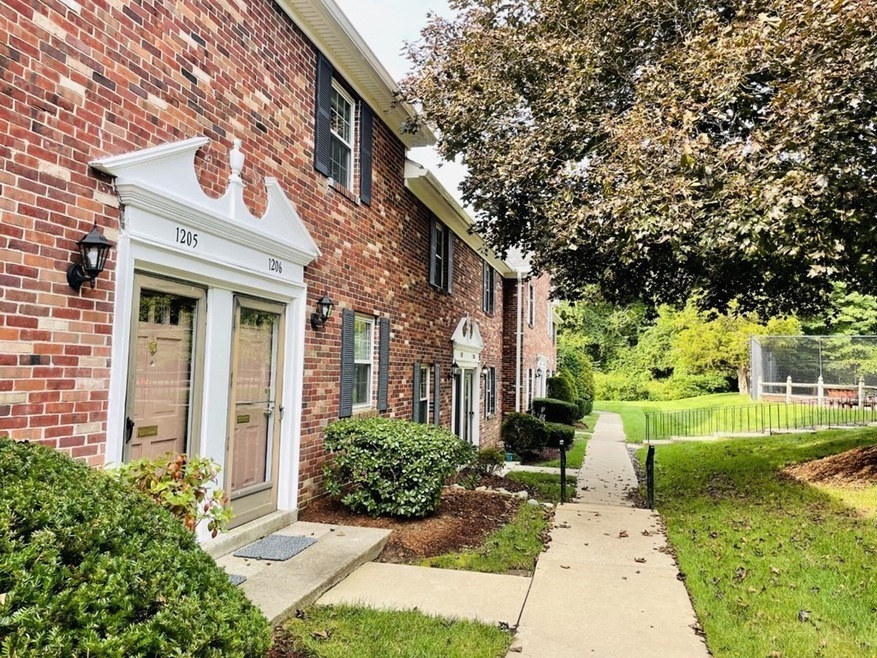 1206 Windsor Dr unit 1206, Framingham, MA 01701 - photo 1