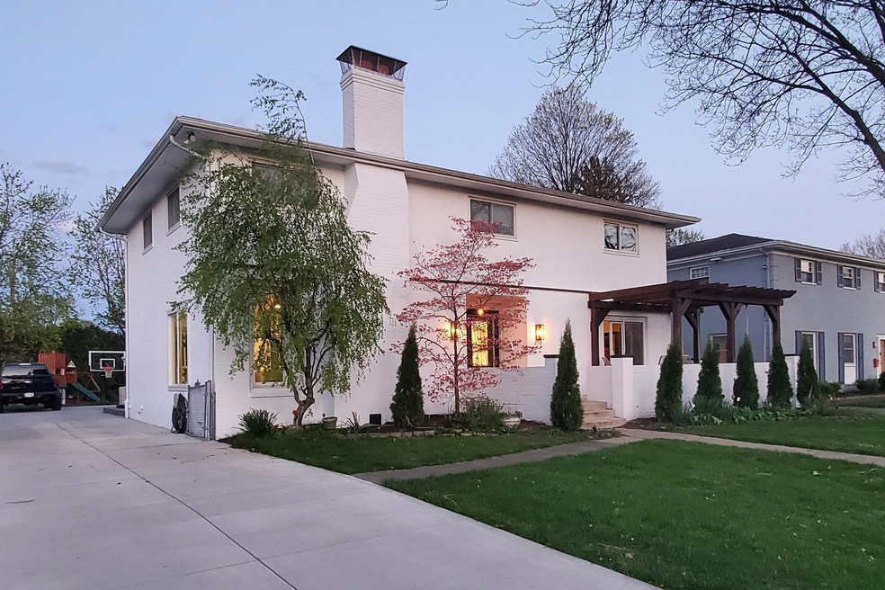 Exterior Summer Photo