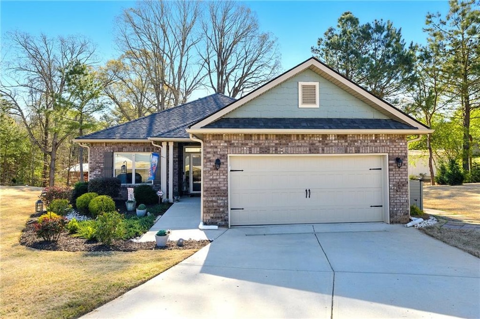 745 Skyview Dr, Commerce, GA 30529 - photo 1