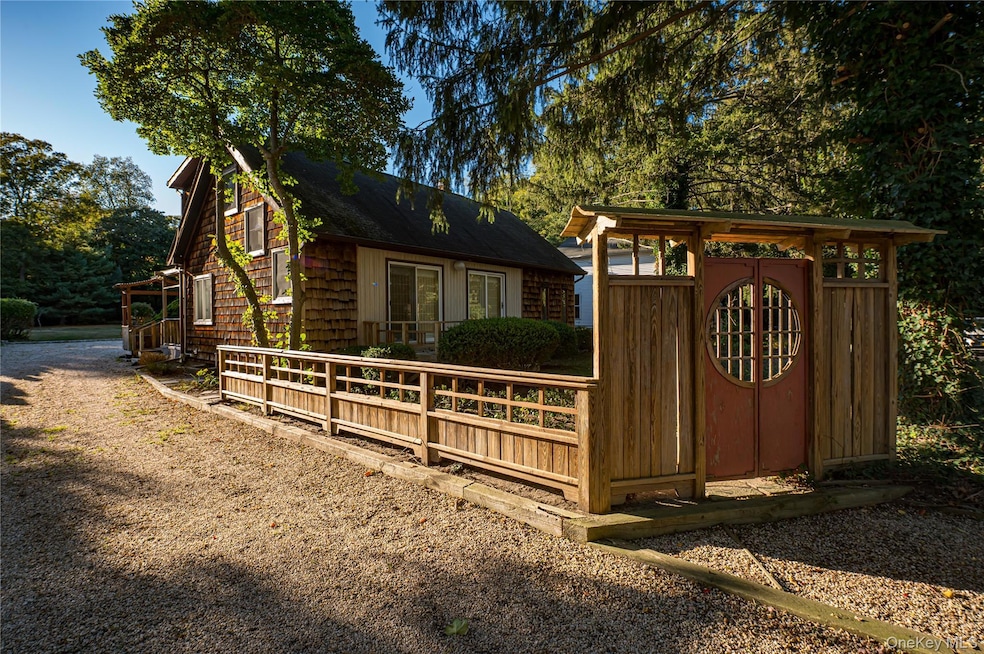 424 Evergreen Ave, Hauppauge, NY 11788 - photo 1