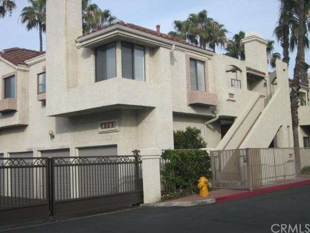 Upper end unit with no one above or below, garage 