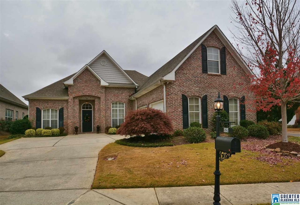 This 3 Bedroom 2.5 bath is a very open plan. Vault