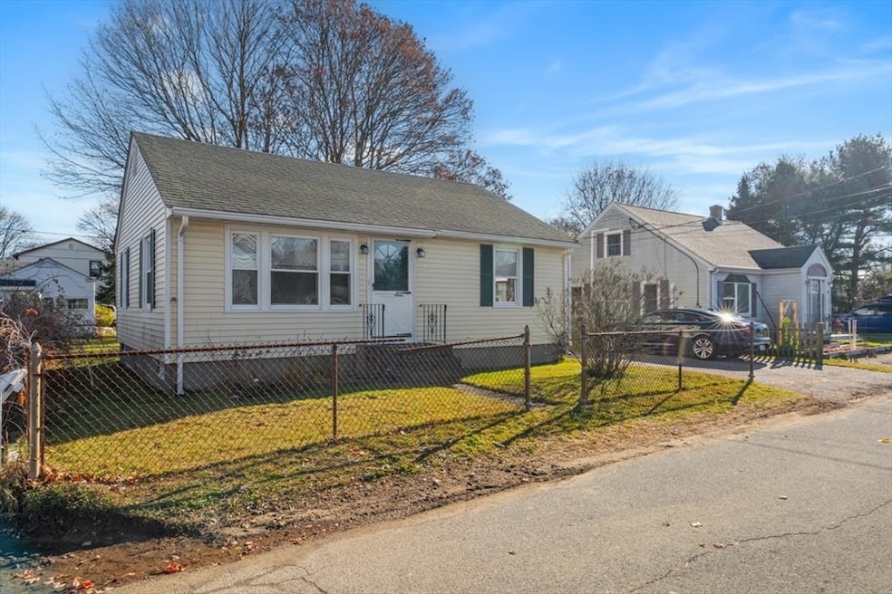 20 Sherbourne Ave, Swansea, MA 02777 - photo 1