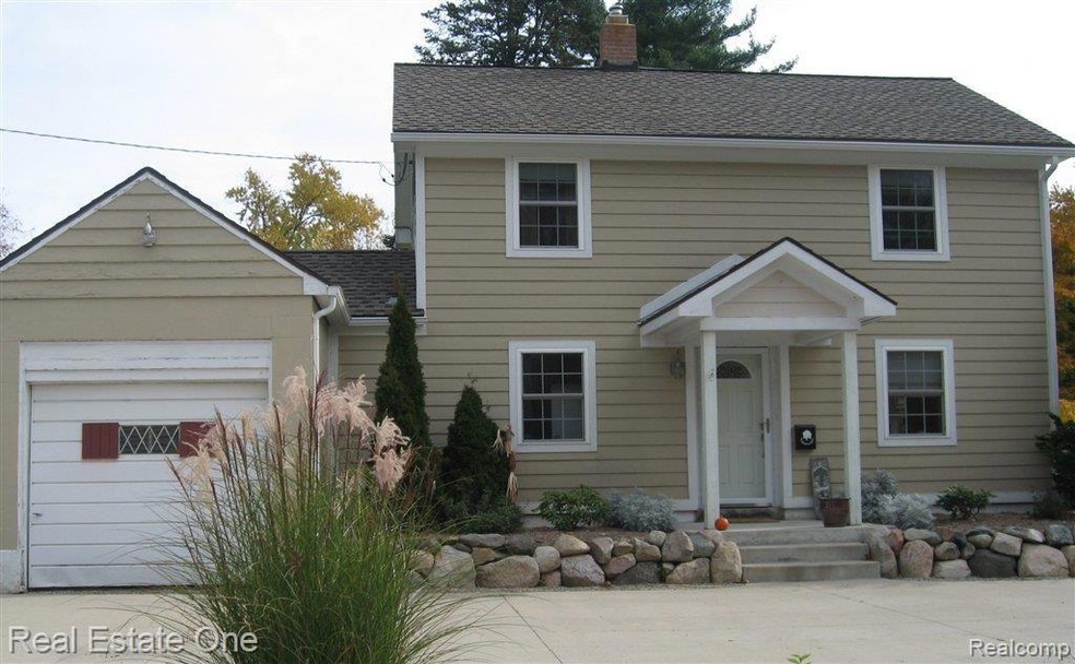 7182 Buckthorn Dr, West Bloomfield, MI 48324 - photo 1