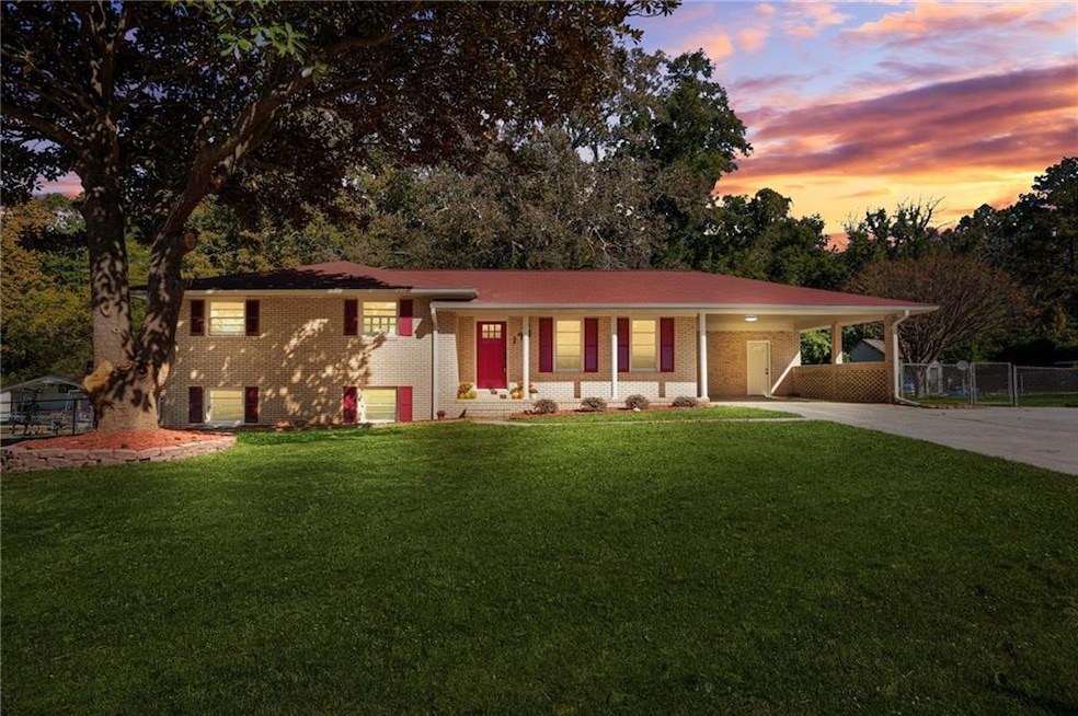 197 Buena Vista St, Winder, GA 30680 - photo 1