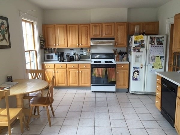 24 Brook St unit 2, Brookline, MA 02445 - photo 1