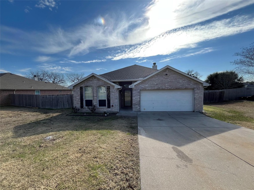 3005 Stroll Dr, Granbury, TX 76049 - photo 1