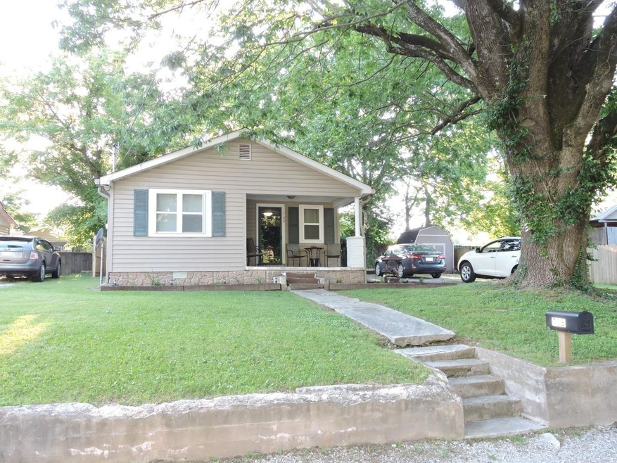 708 Madison St, Manchester, TN 37355 - photo 1