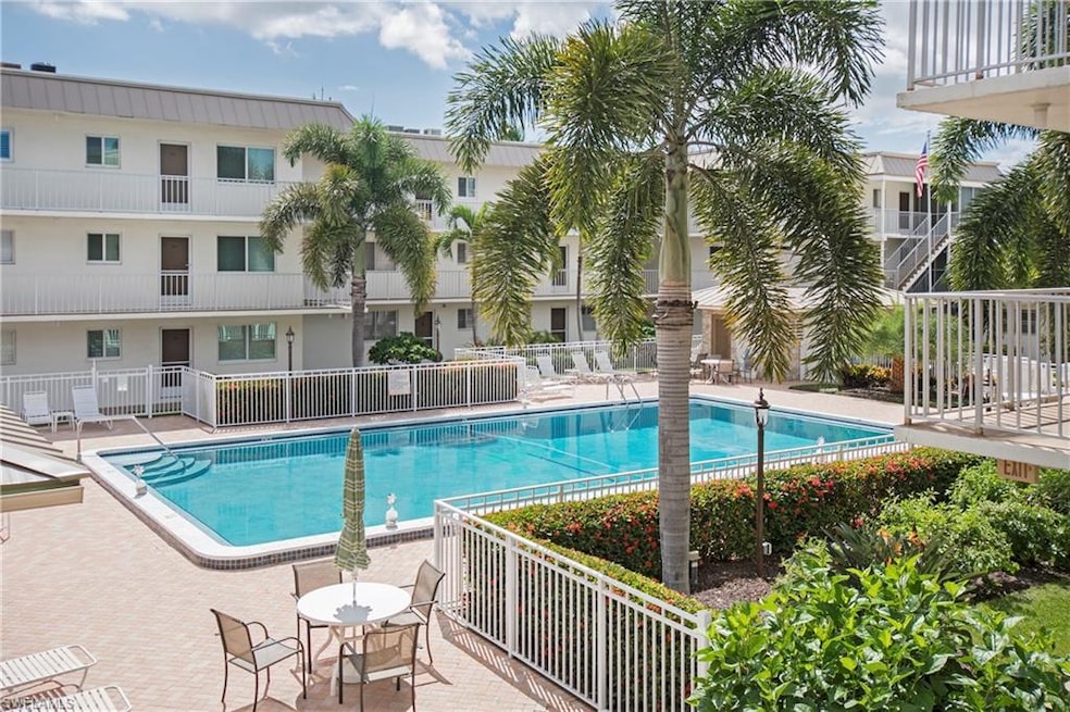 Central Gardens unit 217, Naples, FL 34102 - photo 1