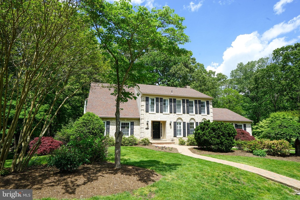 12208 Lake James Dr, Herndon, VA 20171 - photo 1