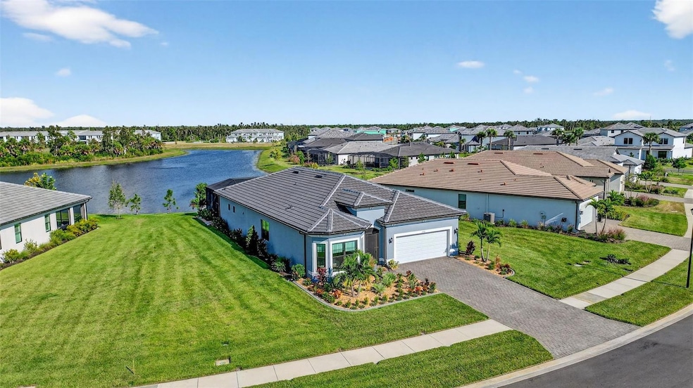 Lake views plus privacy on both sides of dwelling.
