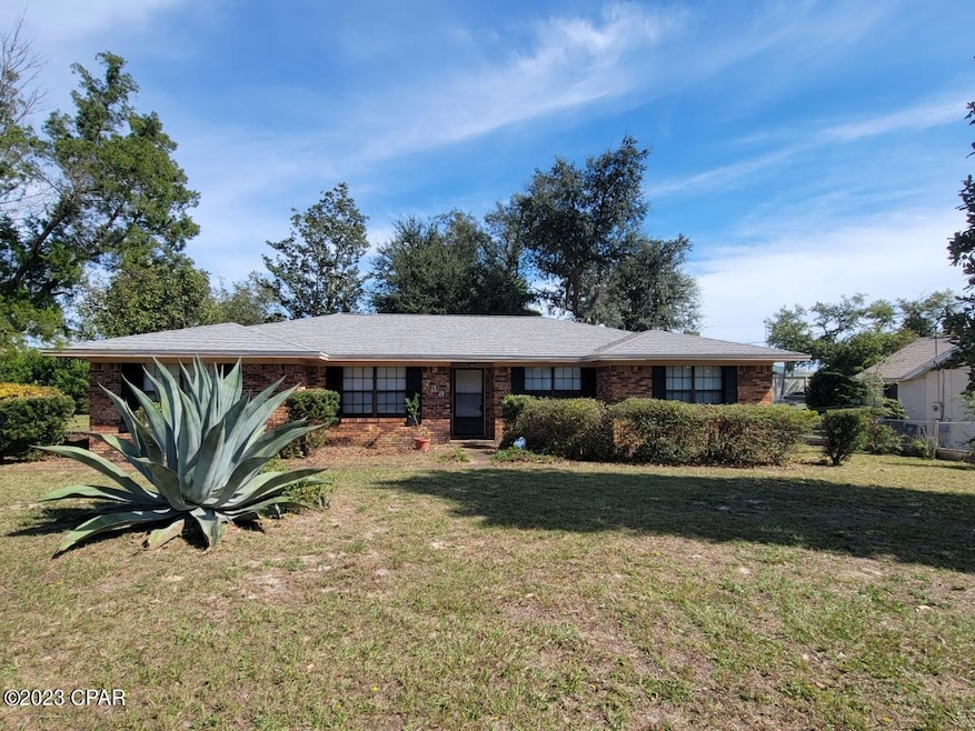 738 Oak Ave, Panama City, FL 32401 - photo 1