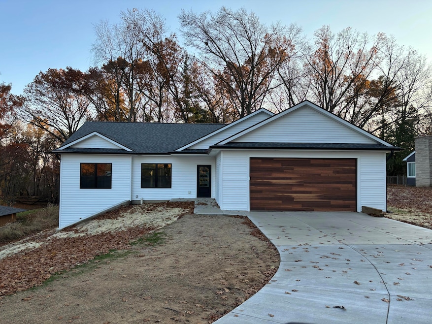 1001 W Kilgore Rd, Portage, MI 49024 - photo 1