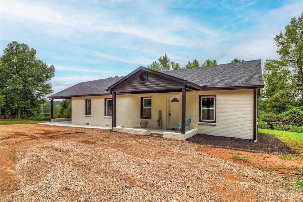 140 Sir George Cir, Statesville, NC 28677 - photo 1