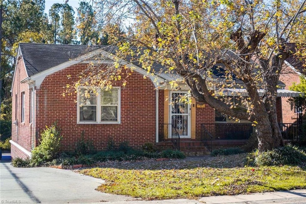 1604 E Washington St, Rockingham, NC 28379 - photo 1