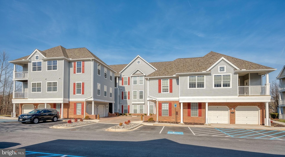 5004 Hollington Dr unit 301, Owings Mills, MD 21117 - photo 1