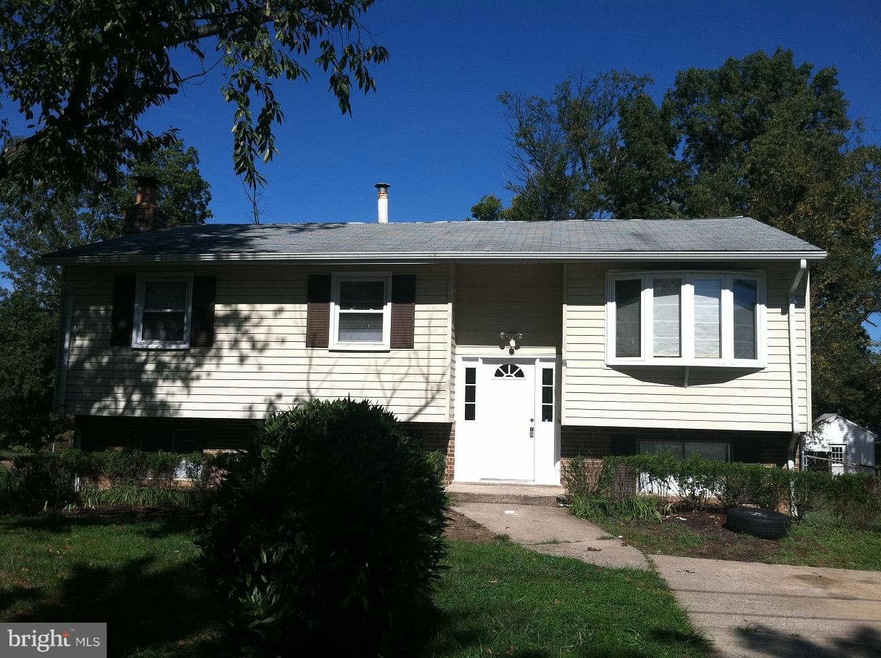 8702 Locust Grove Dr, Laurel, MD 20707 - photo 1