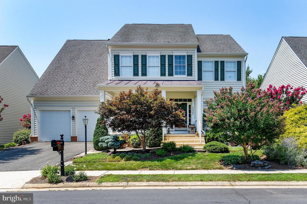22905 Ashton Woods Dr, Ashburn, VA 20148 - photo 1