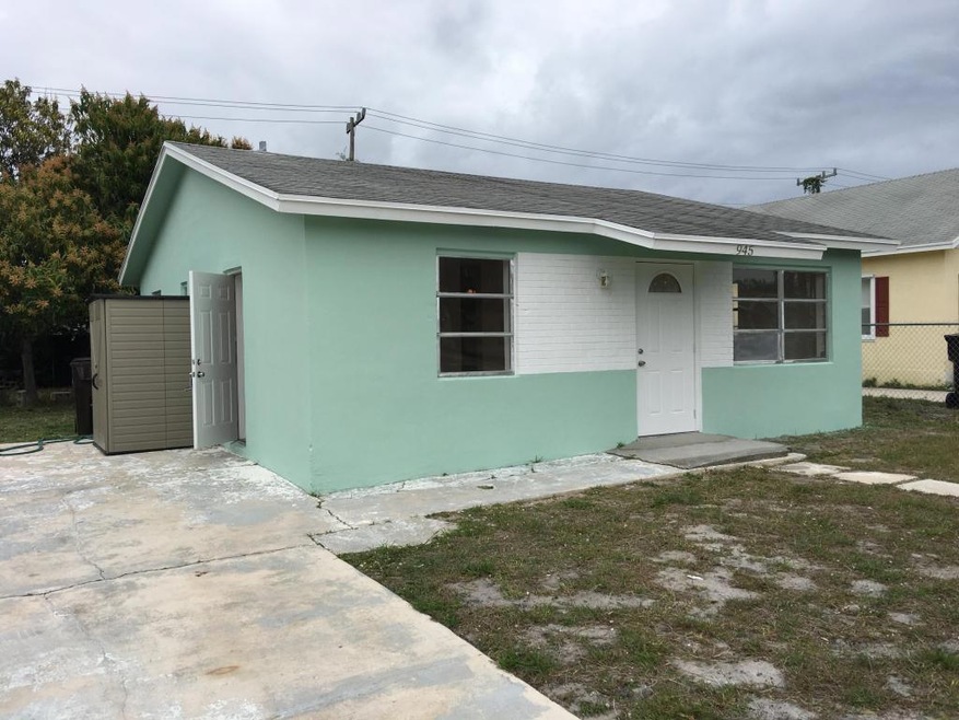 945 29th St, West Palm Beach, FL 33407 - photo 1