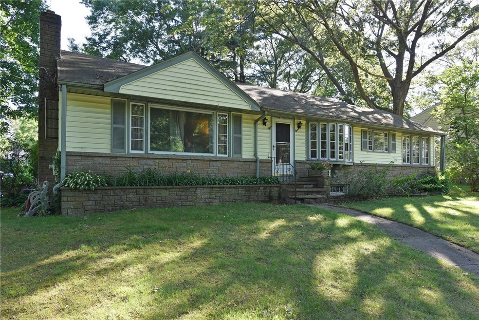 370 Toll Gate Rd, Warwick, RI 02886 - photo 1