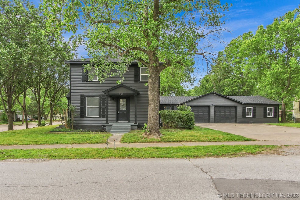 533 E 5th St, Claremore, OK 74017 - photo 1