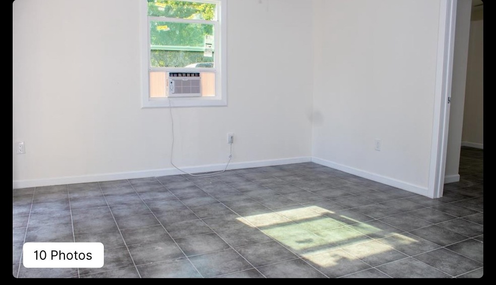 7003 Hoffman St unit b, Houston, TX 77028 - photo 1