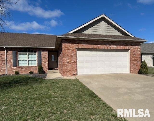22 Applebee Farm Dr, Jacksonville, IL 62650 - photo 1