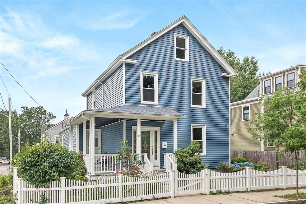 Sold $963,300 • Co-Listing Agent