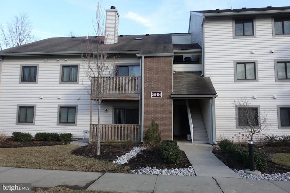 301 Ravens Crest Dr, Plainsboro, NJ 08536 - photo 1